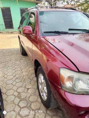 A picture of TOYOTA HIGHLANDER
