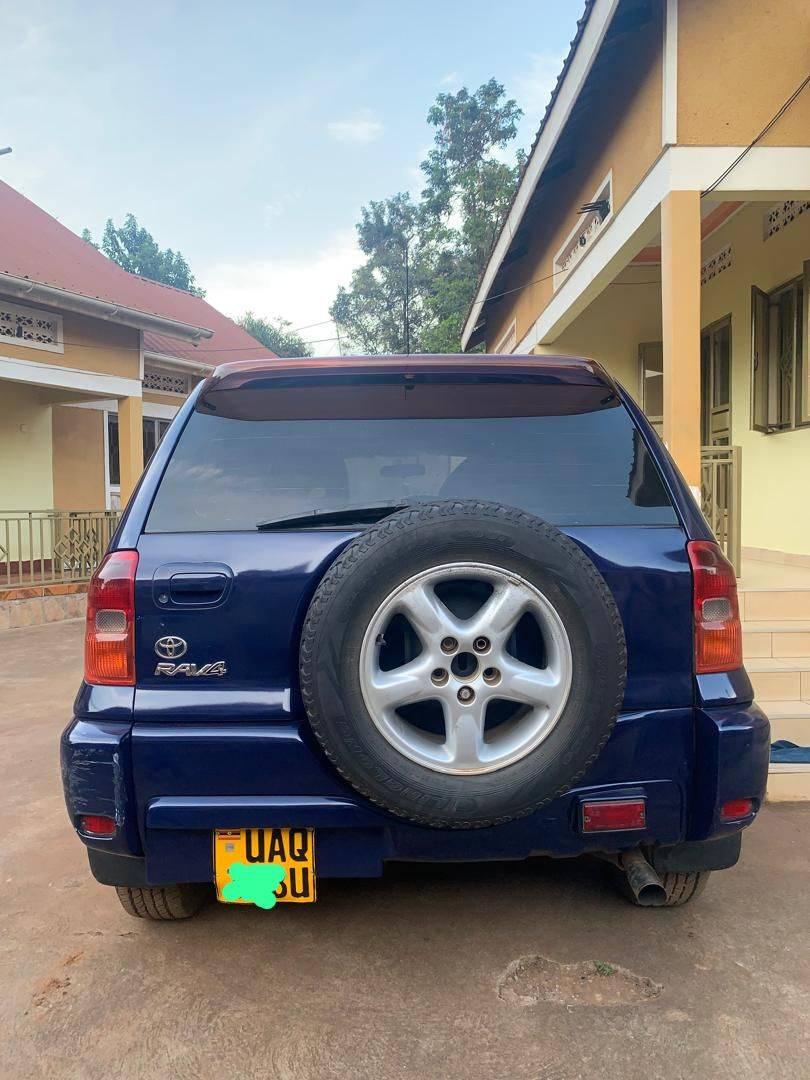 A picture of At only 16m Its a Rav4 2001 Model 2.0 cc