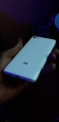 A picture of Xiomi global 5