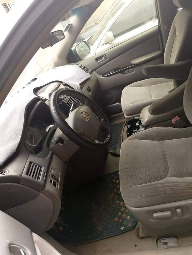 A picture of 2005 Toyota Sienna 84649