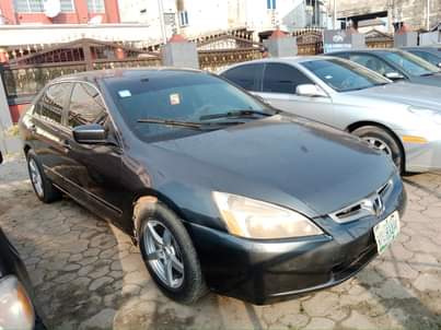 A picture of 2004 HONDA ACCORD