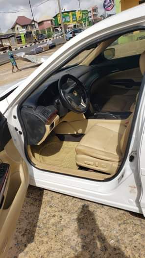 A picture of 2010 Honda crosstour engine and Gear perfectly ok AC compressor