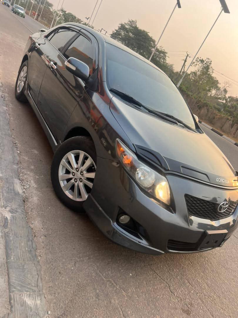 A picture of 2010 Toyota corolla