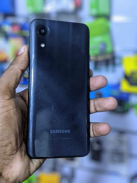 A picture of Samsung A04E core gb32