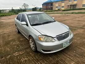 A picture of 2007 corolla LE Complete first body pan untempered engine gear