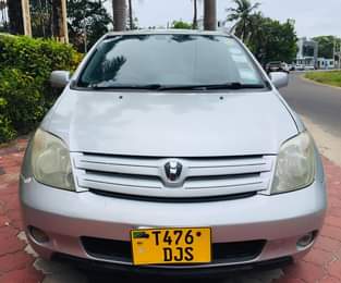 A picture of TOYOTA IST
