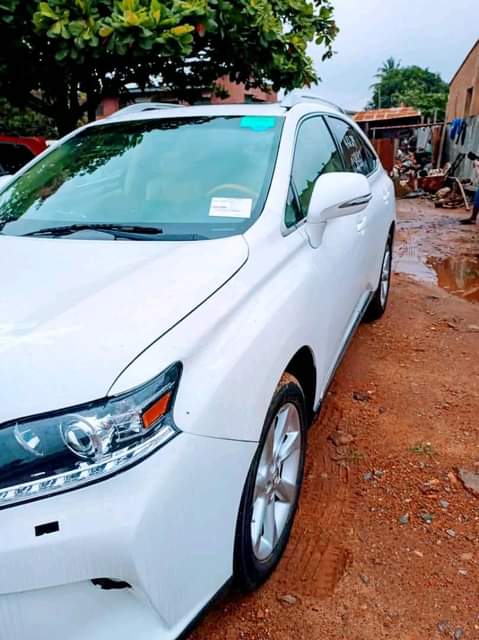 A picture of 2010 Tokunbo lexus Rx 350 this car is in good
