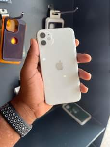 A picture of IPHONE 11 64Gb
