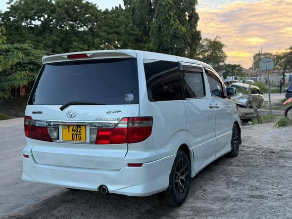 A picture of TOYOTA ALPHARD