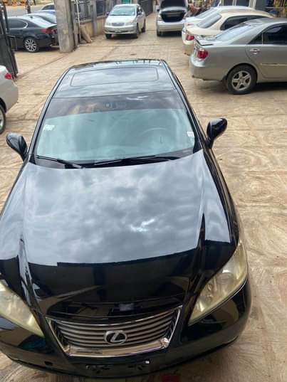 A picture of Clean used Lexus Es350
