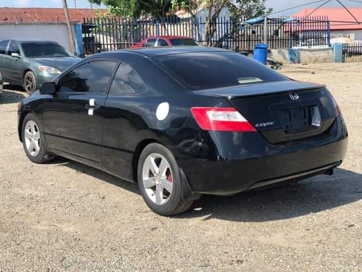 A picture of SUPER DISTRESS A Super Clean Foreign Used Toyota Camry 2016