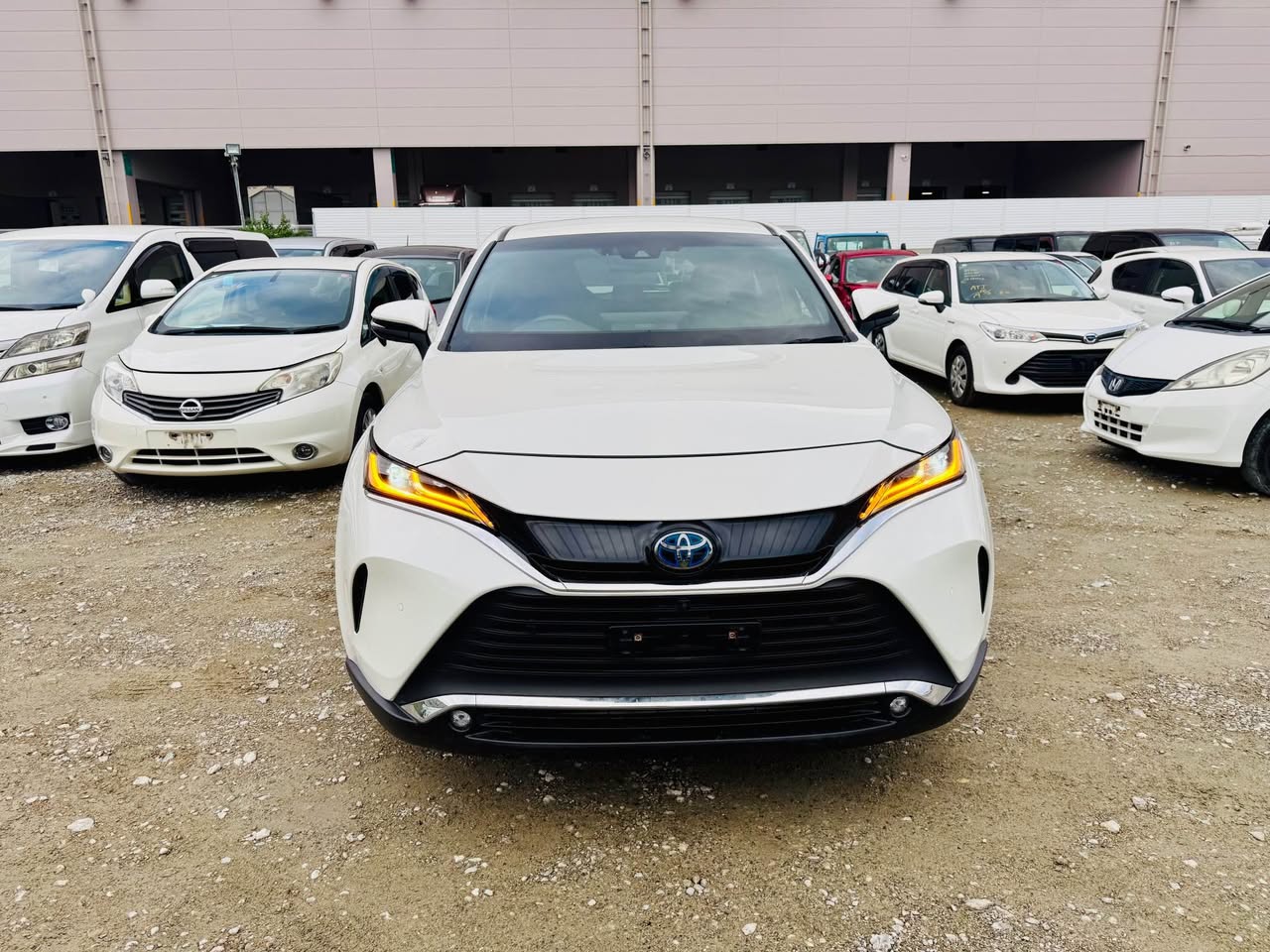 A picture of Toyota Harrier Hybrid AXUH85 Premium Package 4WD 2.5L Hybrid 2021