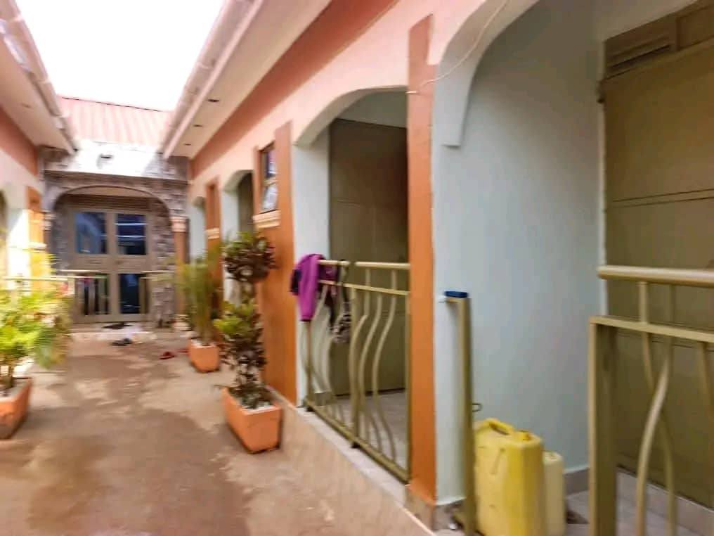 A picture of Quickly money needed 7 single rooms A house for 2