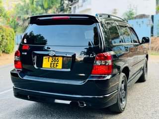 A picture of TOYOTA KLUGGER GOOD NEW FOR SELL 28M OR EXCHANGE SO