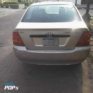 A picture of toyota corolla 2004 manual location