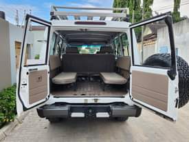 A picture of Landcruza hardtop balaa kabisa Injin 1hz diesel Gia manyu Full