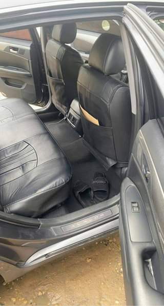 A picture of 2010 Toyota Avalon 1000