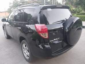 A picture of Awoof deal Toyota Raf4 2008 model Painted on first body