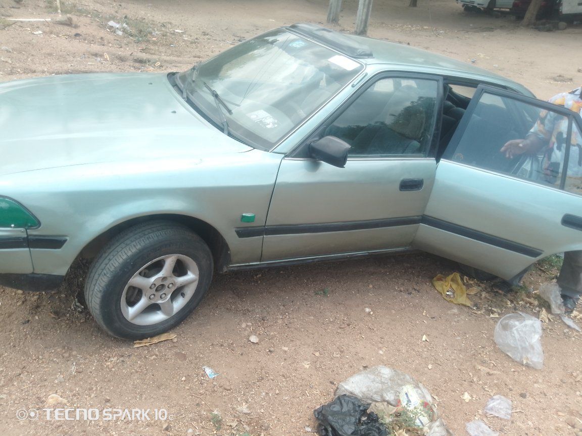 A picture of Toyota carina 11
