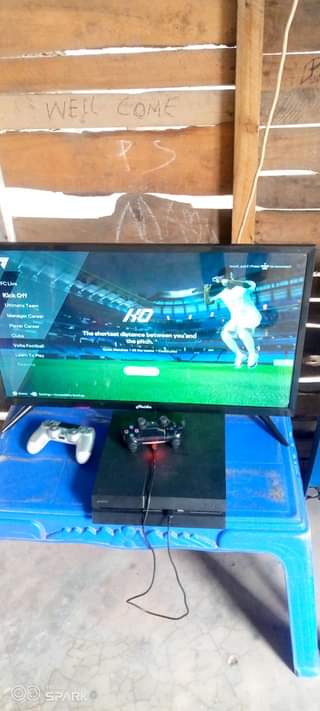 A picture of Kwa 500k njoo ujipatiie ps4slim