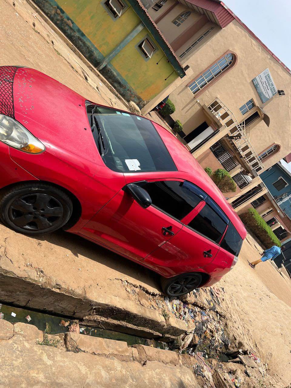 A picture of Toyota matrix 2005