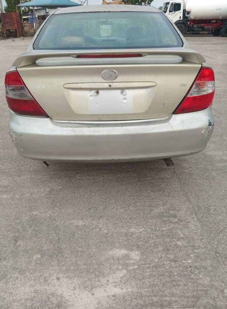 A picture of 03 Toyota Camry