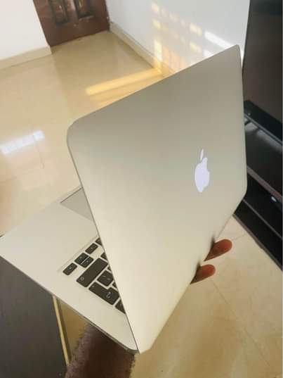 A picture of 2015 MacBook air 08023636149