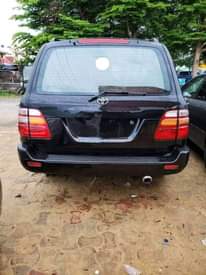 A picture of Toyota land cruiser 2003 nodel
