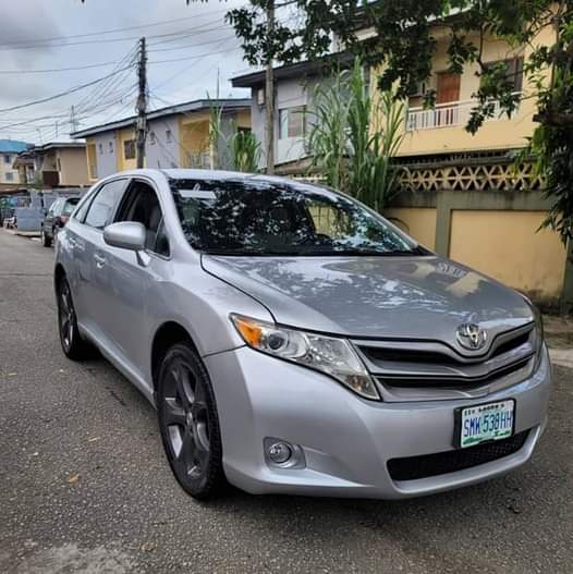 A picture of Toyota venza 2010