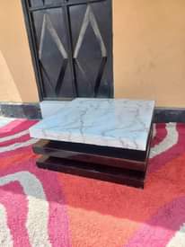A picture of Nauza Coffe table Bei 110000 Location ubungo call or watsup