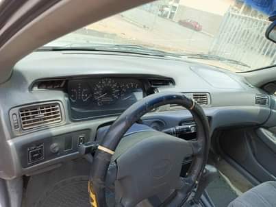 A picture of Toyota Camry LE 2001