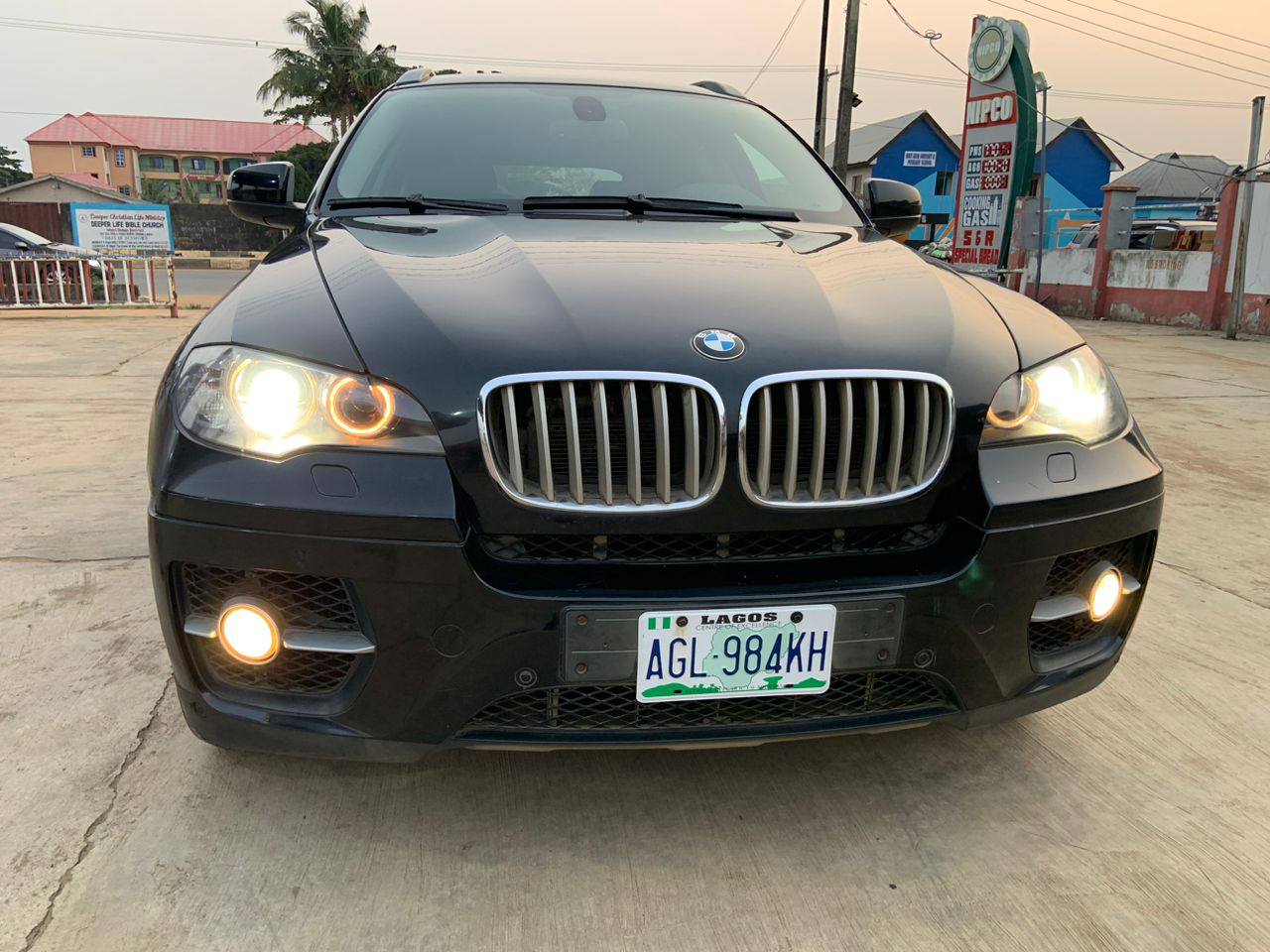 A picture of BMW x6 first body buy and drive home going for