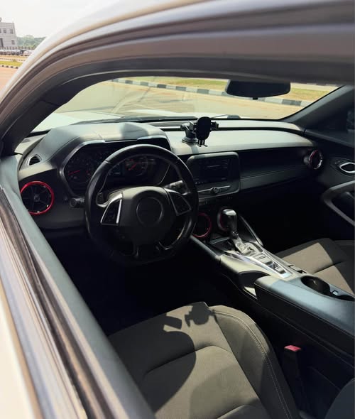 A picture of Chevrolet Camaro 2020