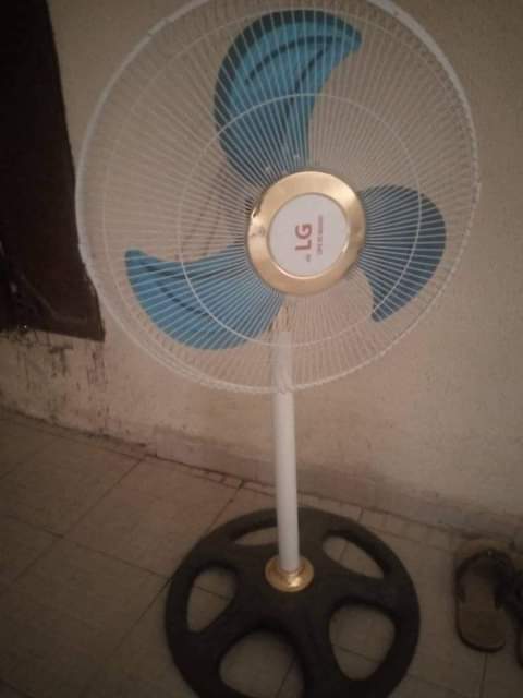 A picture of LG standing fan