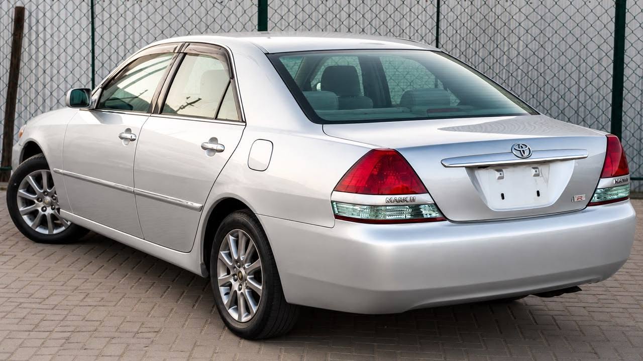 A picture of Toyota Mark II Grande Year of Manufacture 2005 Colour Silver