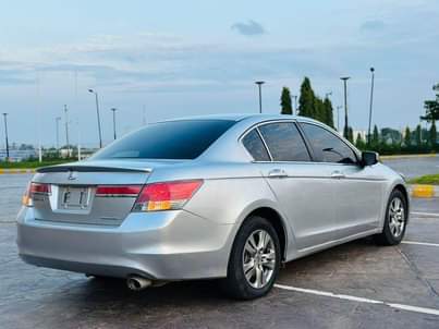 A picture of Honda Accord 2011 12