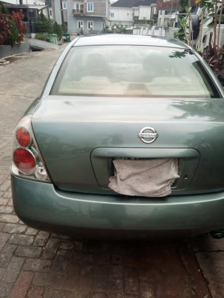 A picture of Nissan Altima 05