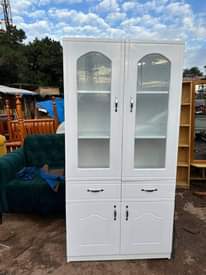 A picture of Side board