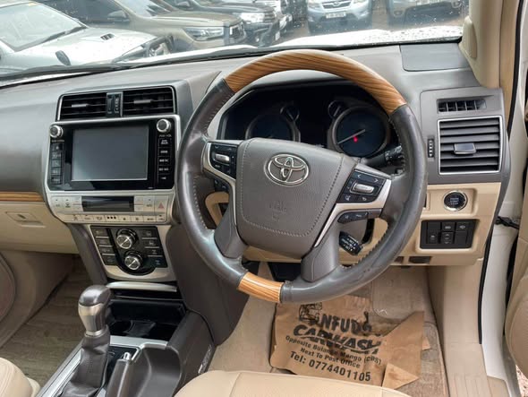 A picture of LANDCRUISER