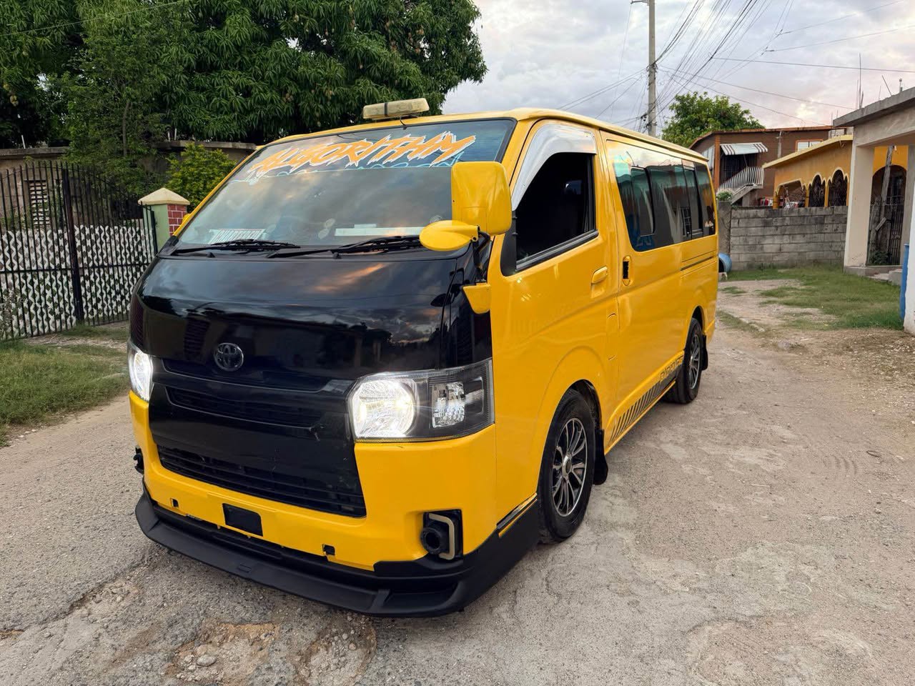 used toyota hiace
