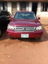 A picture of 04 Toyota Highlander