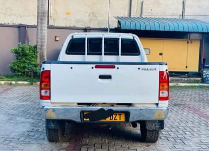 A picture of Inauzwaa Toyota Hilux Tsh 42M For sale Toyota Hilux U