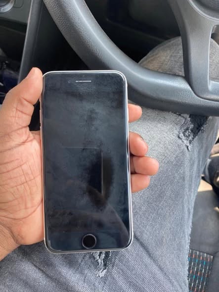 A picture of iPhone SE 3RD GEN 2022 128GB