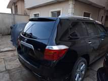 A picture of Foreign used Toyota Highlander limited 2010 model full option