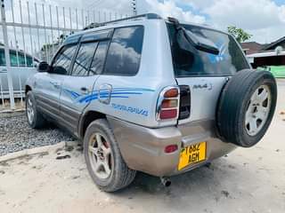 A picture of RAV4 OLD 0714058883