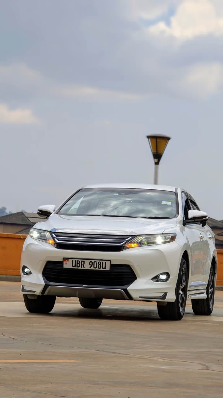 A picture of TOP RIDz Ug 4detailz call watsup 256782126680