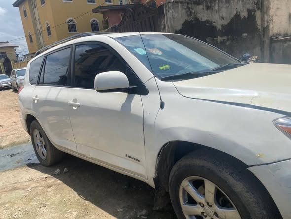 A picture of 2007 Toyota Rav4