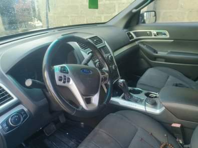 A picture of SUPER CLEAN 2013 MODEL FORD EXPLORER Bought brand new from