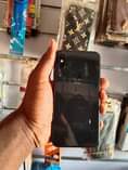 A picture of iphone xs