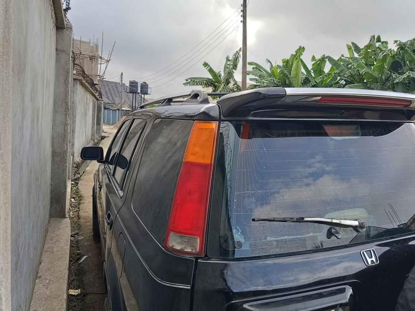 A picture of 1999 Honda crv